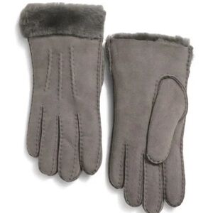 UGG Shearling Sheepskin Exposed Seam Gloves in charcoal/ Suede